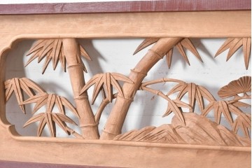ヴィンテージ建具　昭和中期から昭和後期　井波彫刻　美峰作　松竹梅図を細やかに描いた彫刻欄間2枚セット　(R-089256)