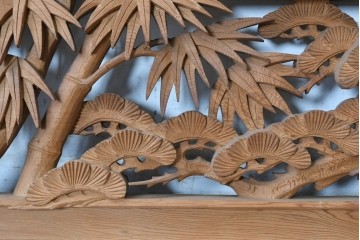 ヴィンテージ建具　昭和後期　屋久杉?　力強い松としなやかな竹を表した彫刻欄間1枚　(R-089258)