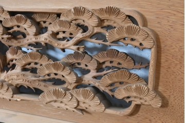 ヴィンテージ建具　昭和後期　屋久杉?　力強い松としなやかな竹を表した彫刻欄間1枚　(R-089258)