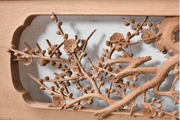 ヴィンテージ建具　昭和中期　北陸産　梅と竹の繊細な透かし彫りを楽しめる欄間1枚　(R-089260)