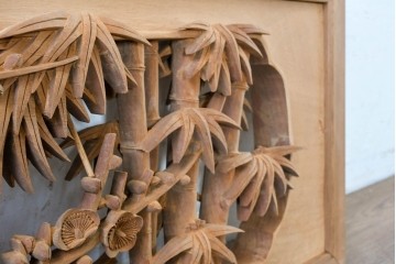 ヴィンテージ建具　昭和中期　北陸産　梅と竹の繊細な透かし彫りを楽しめる欄間1枚　(R-089260)