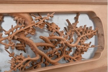 ヴィンテージ建具　昭和中期　北陸産　梅と竹の繊細な透かし彫りを楽しめる欄間1枚　(R-089260)