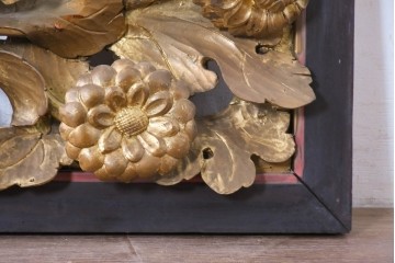 アンティーク建具　江戸から明治期　極厚!!　寺社仏閣　金箔が華やかな菊の図欄間1枚　(R-089263)