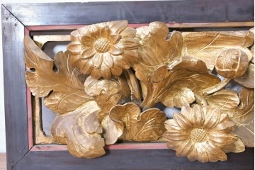 アンティーク建具　江戸から明治期　極厚!!　寺社仏閣　金箔が華やかな菊の図欄間1枚　(R-089263)