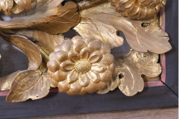 アンティーク建具　江戸から明治期　極厚!!　寺社仏閣　金箔が華やかな菊の図欄間1枚　(R-089263)
