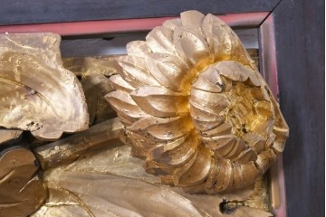 アンティーク建具　江戸から明治期　極厚!!　寺社仏閣　金箔が華やかな菊の図欄間1枚　(R-089263)