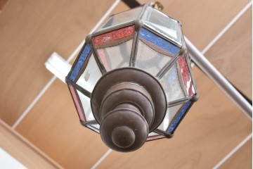 《引っ掛けシーリング式ペンダントライト加工費込み》　ヴィンテージ照明　アラビアン　色ガラスの意匠がレトロなランタン型ペンダントライト　(R-089268)