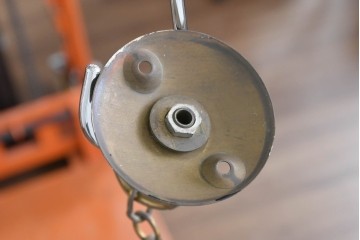 イギリスヴィンテージ　真鍮　丸みのある暖色系のシェードが可愛らしい3灯吊り下げ照明　(R-089274)