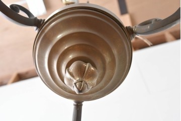 イギリスヴィンテージ　真鍮　丸みのある暖色系のシェードが可愛らしい3灯吊り下げ照明　(R-089274)