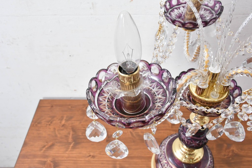 《スタンドライト加工費込み》　中古　美品　チェコ　LIGLASS(リグラス)　紫色の装飾が華やかな3灯置き型照明　定価推定約25万円　(R-089277)