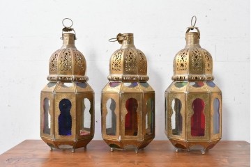 ヴィンテージ　真鍮　透かし模様が魅力なアラビアンテイストのランタン3個セット　※ディスプレイ用　(R-089285)