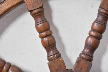 イギリスアンティーク　挽物細工が施された存在感のある舵輪　(R-089295)