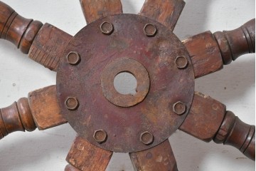 イギリスアンティーク　挽物細工が施された存在感のある舵輪　(R-089295)
