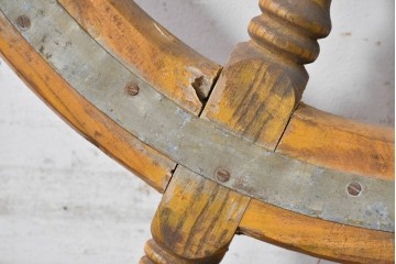 イギリスアンティーク　挽物細工が施された存在感のある舵輪　(R-089296)