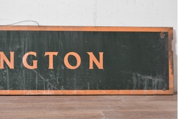 イギリスアンティーク　1930年から1950年頃　CHARRINGTON　グリーンとオレンジのカラーリングがお洒落な看板　(R-089298)