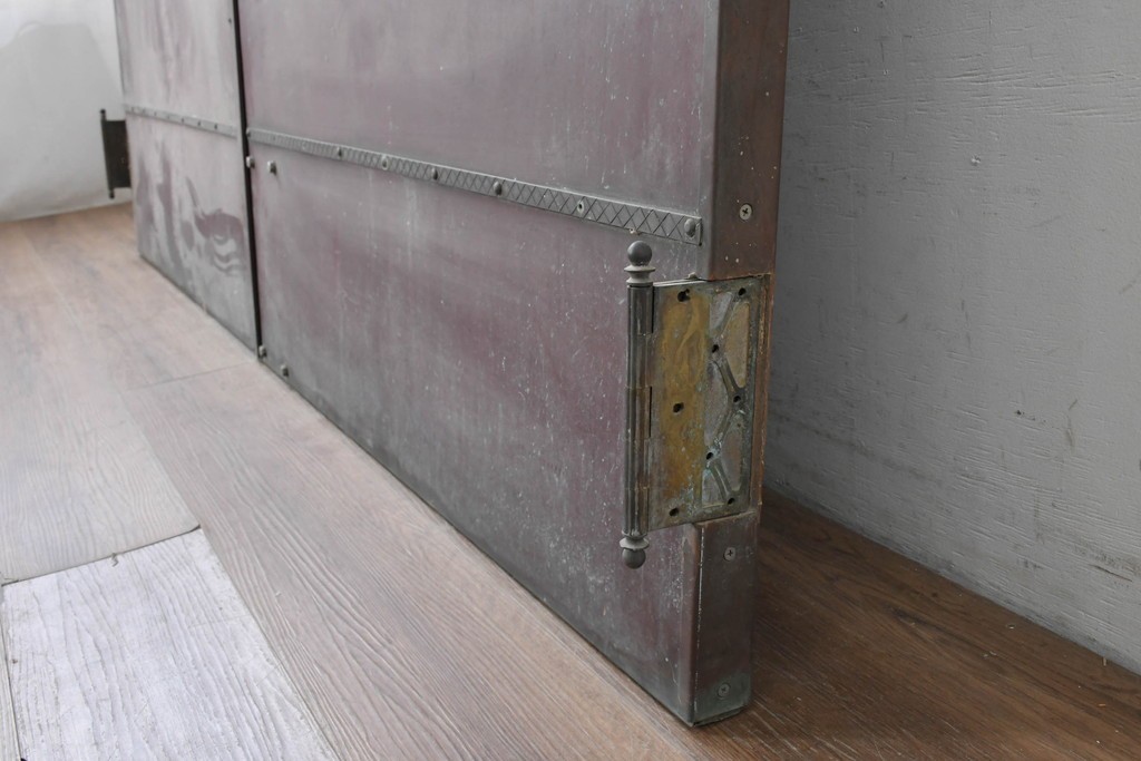 ヴィンテージ建具　銅板　大振りで存在感のある両開き門扉2枚(1対)セット　(R-089303)