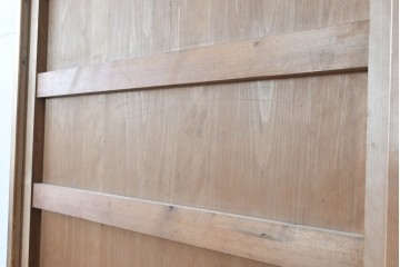 アンティーク建具　明治から大正期　新潟産　檜(ヒノキ)材　重厚な飾り金具を備えた蔵戸1枚　(R-089304)