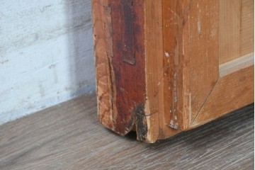 アンティーク建具　明治から大正期　新潟産　檜(ヒノキ)材　重厚な飾り金具を備えた蔵戸1枚　(R-089304)