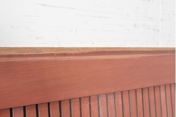 アンティーク建具　昭和初期　北陸産　総欅(ケヤキ)材　縦格子と重厚な飾り金具が印象的な蔵戸1枚　(R-089305)