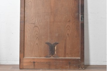 アンティーク建具　明治から大正期　重厚!!　上手物!!　新潟産　総欅(ケヤキ)材　力強い木目と飾り金具が魅力的な蔵戸1枚　(R-089306)