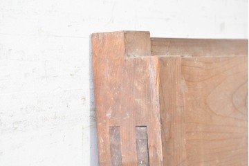 アンティーク建具　明治から大正期　重厚!!　上手物!!　新潟産　総欅(ケヤキ)材　力強い木目と飾り金具が魅力的な蔵戸1枚　(R-089306)