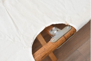 和製ヴィンテージ　店舗什器としてもおすすめの折り畳み式の簡易ベッド　(R-089309)