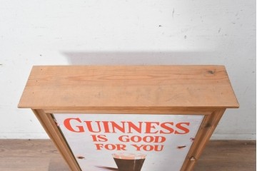 イギリスヴィンテージ　パイン材　GUINNESS(ギネス)の広告がレトロな小型キャビネット　(R-089311)