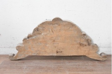 アジアンアンティーク　力強い渦巻き模様の木彫ペディメント　(R-089313)