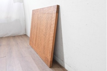 中古　チーク無垢材　リバーシブルで楽しめる!　片面に名栗(なぐり)加工が施された天板　(R-089314)