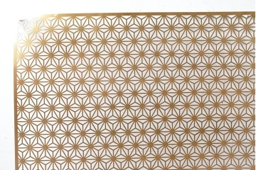 中古建具　鉄製　組子デザイン　麻の葉文様が端正に連なる透かし金属パネル1枚　※在庫2点あります　(R-089317)