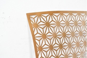 中古建具　鉄製　組子デザイン　麻の葉文様が端正に連なる透かし金属パネル1枚　※在庫2点あります　(R-089317)