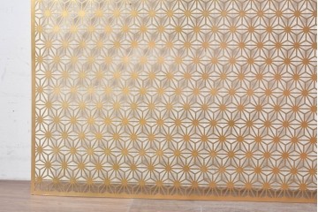 中古建具　鉄製　組子デザイン　麻の葉文様が端正に連なる透かし金属パネル1枚　※在庫4点あります　(R-089318)