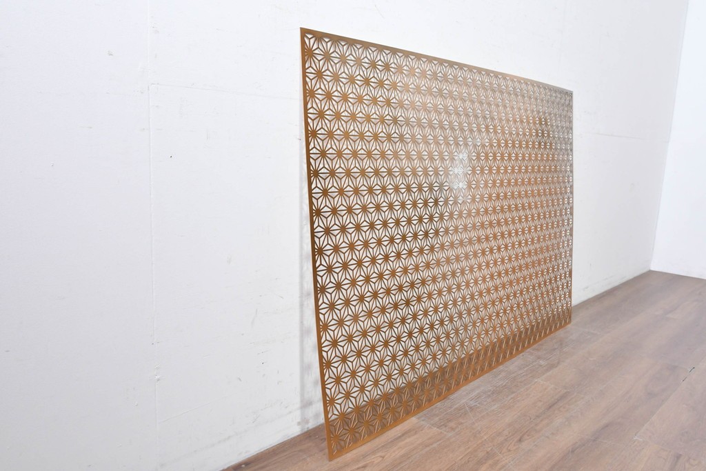 中古建具　鉄製　組子デザイン　麻の葉文様が端正に連なる透かし金属パネル1枚　※在庫4点あります　(R-089318)