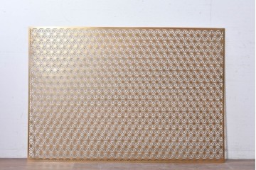 中古建具　鉄製　組子デザイン　麻の葉文様が端正に連なる透かし金属パネル1枚　※在庫4点あります　(R-089319)