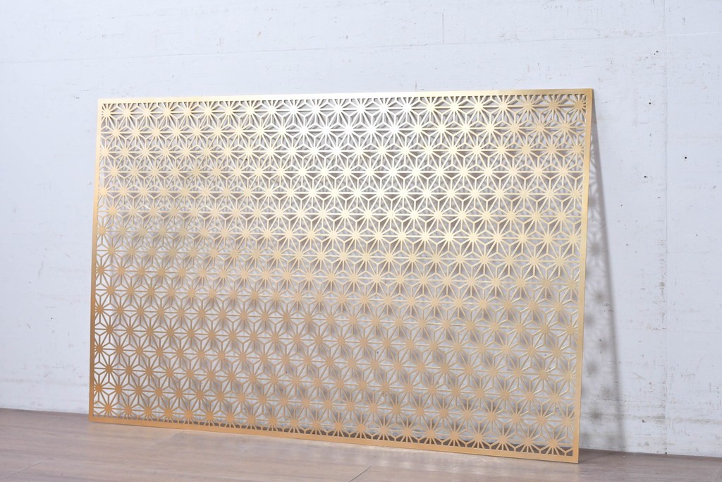 中古建具　鉄製　麻の葉文様が端正に連なる透かしパネル1枚　(R-089320)