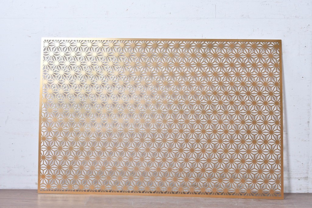 中古建具　鉄製　麻の葉文様が端正に連なる透かしパネル1枚　(R-089320)
