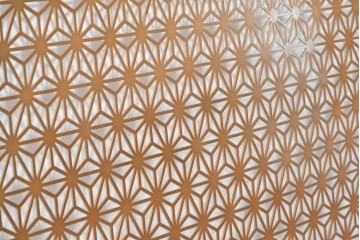 中古建具　鉄製　麻の葉文様が端正に連なる透かしパネル1枚　(R-089320)
