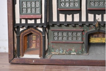 西洋の街並みを思わせる建物モチーフの立体壁掛けオブジェ　(R-089340)