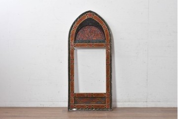 《鏡の取り付け加工費込み》　ヴィンテージ　木製フレームにオリエンタルな意匠を施したウォールミラー　(R-089351)