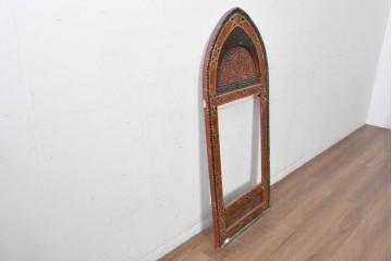 《鏡の取り付け加工費込み》　ヴィンテージ　木製フレームにオリエンタルな意匠を施したウォールミラー　(R-089351)