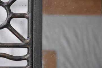 ヴィンテージ　1980年頃　職人手作り　アイアン　太陽のような装飾が目を引くウォールミラー　(R-089355)