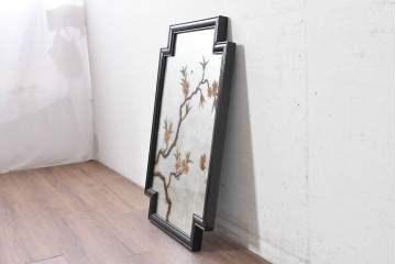 アジアンヴィンテージ　中国　縁起物の桃と蝶が描かれたミラーウォールアート　(R-089356)