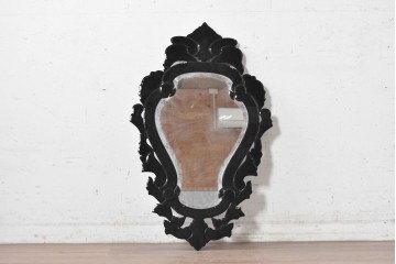 中古　美品　リアンデザイン　面取り鏡　曲線を活かした優雅なシルエットが印象深いウォールミラー　(R-089357)