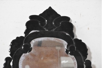 中古　美品　リアンデザイン　面取り鏡　曲線を活かした優雅なシルエットが印象深いウォールミラー　(R-089357)