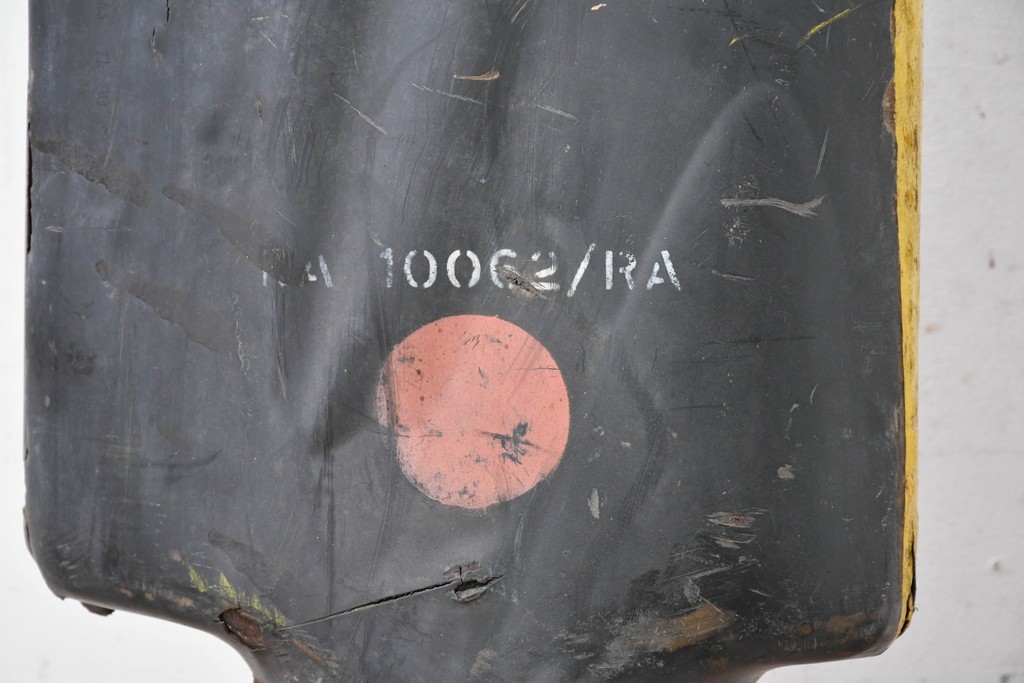 ヴィンテージ　希少!　詳細不明　RA 10062/RA　航空機のプロペラと思われる無骨な雰囲気のブレード　※ディスプレイ用　(R-089363)