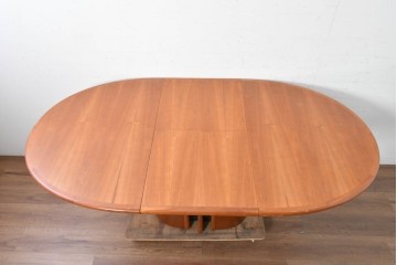 デンマークヴィンテージ　希少!!　skovby(スコービー)　チェリー材　丸みのある天板が上品なエクステンションテーブル　(R-089366)