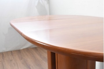 デンマークヴィンテージ　希少!!　skovby(スコービー)　チェリー材　丸みのある天板が上品なエクステンションテーブル　(R-089366)
