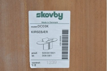 デンマークヴィンテージ　希少!!　skovby(スコービー)　チェリー材　丸みのある天板が上品なエクステンションテーブル　(R-089366)