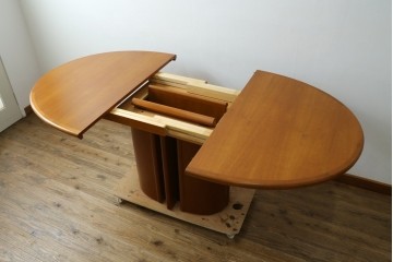 デンマークヴィンテージ　希少!!　skovby(スコービー)　チェリー材　丸みのある天板が上品なエクステンションテーブル　(R-089366)