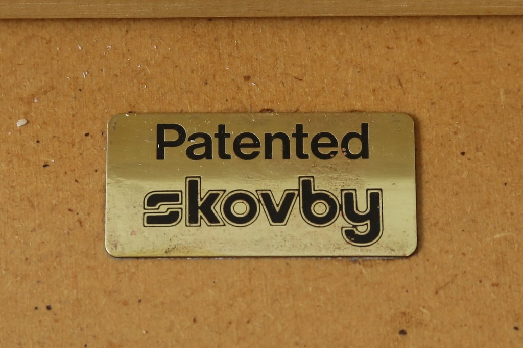 デンマークヴィンテージ　希少!!　skovby(スコービー)　チェリー材　丸みのある天板が上品なエクステンションテーブル　(R-089366)